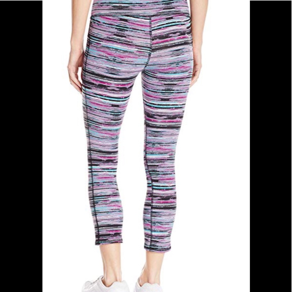 Threads 4 thought yoga crop